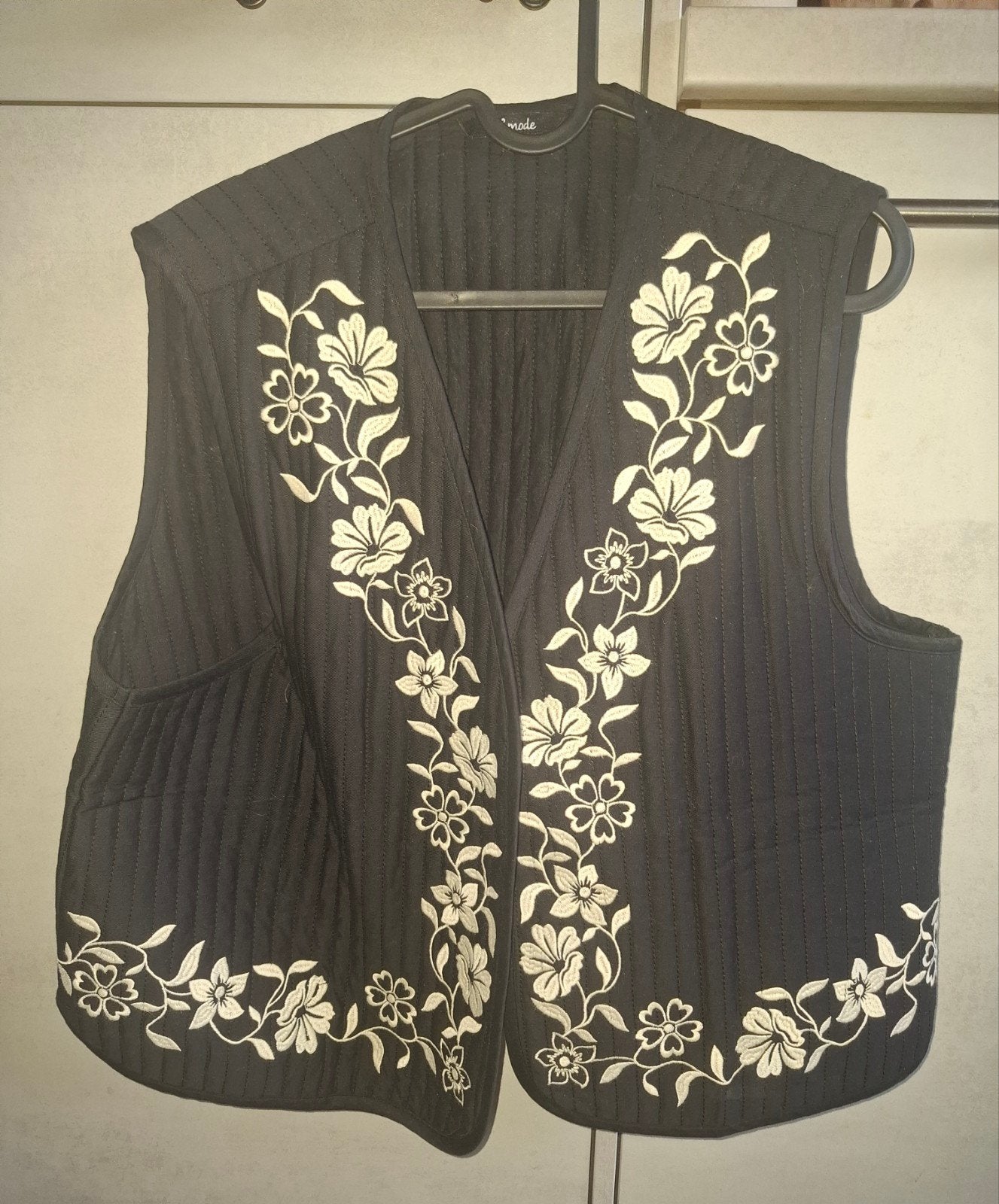 Zwart gilet, hesje met witte bloemen rand, MS Mode, maat XL, Zwart, Maat 46/48 (XL) of groter, Ophalen of Verzenden, Zo goed als nieuw