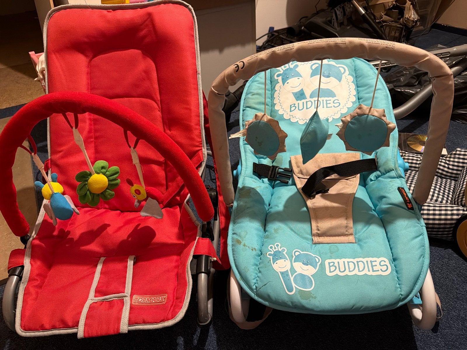 Gratis af te halen: Twee gebruikte wipstoeltjes voor baby's, Ophalen, Gebruikt, Wipstoel, Met gordel(s) of riempje(s)