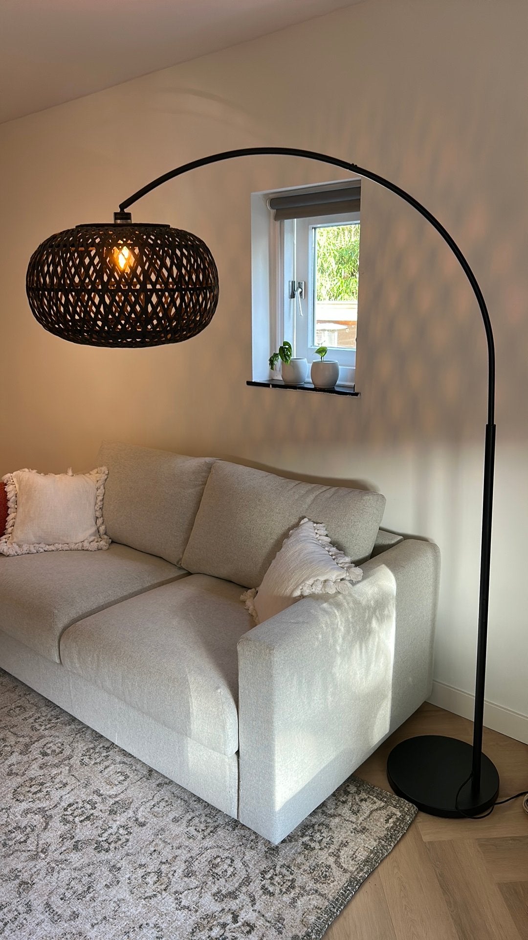 Prachtige zwarte rotan lamp Kwantum, Ophalen, Zo goed als nieuw