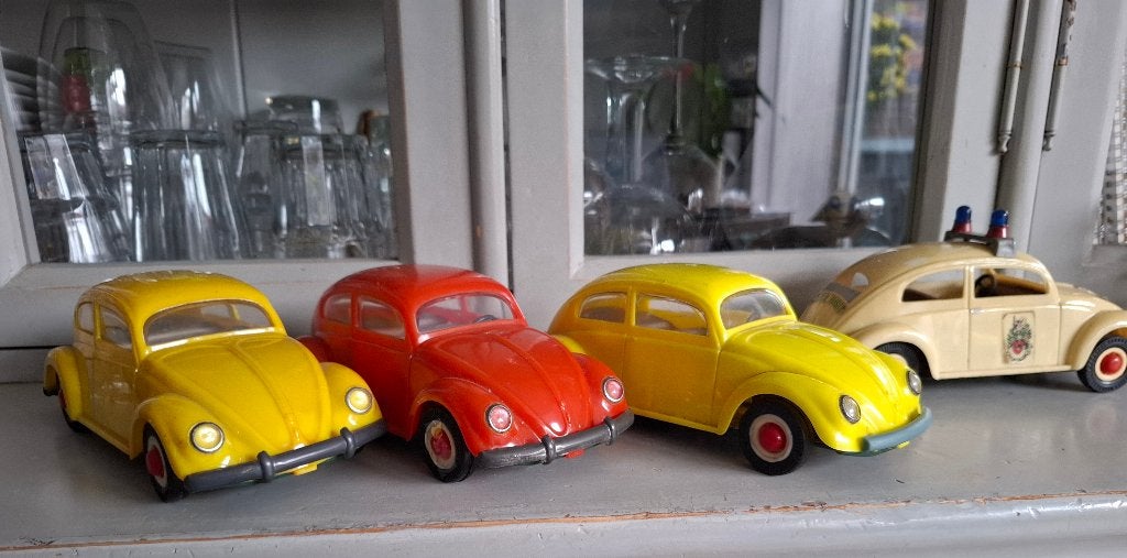 4x Volkswagen Kever modellen- geen Bandai-, Antiek en Kunst, Antiek | Speelgoed, Ophalen of Verzenden