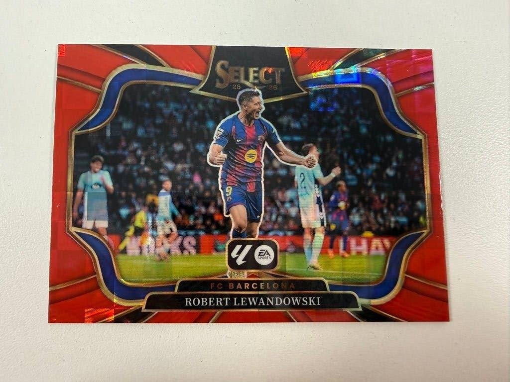 201 Robert Lewandowski Red Pandora Select La Liga 2025-26, Ophalen of Verzenden, Nieuw, Buitenlandse clubs, Poster, Plaatje of Sticker