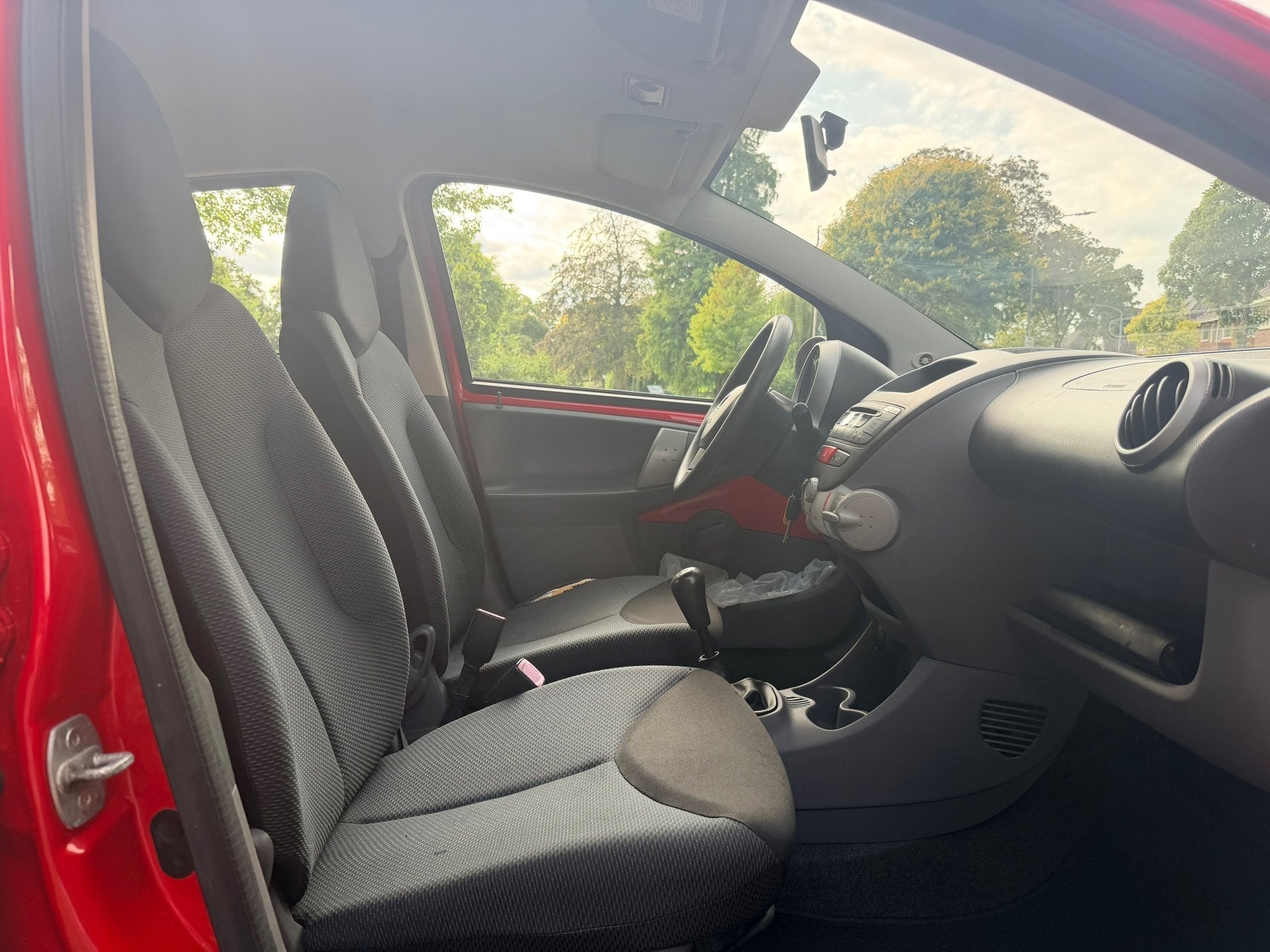 Foto 11 van Toyota Aygo 1.0-12V + | 5 deurs | Airco | Elek.Pakk | Nw.APK