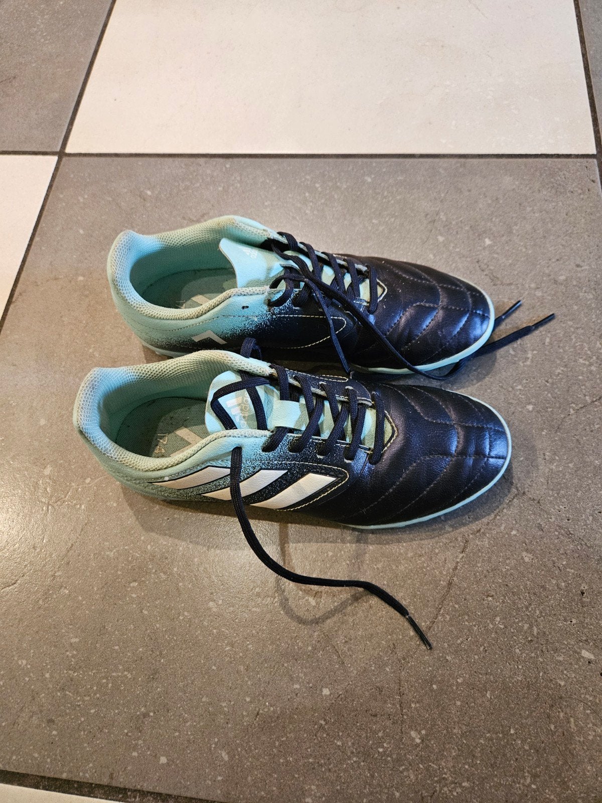 Adidas voetbalschoenen maat 38, Ophalen of Verzenden, Gebruikt, Schoenen