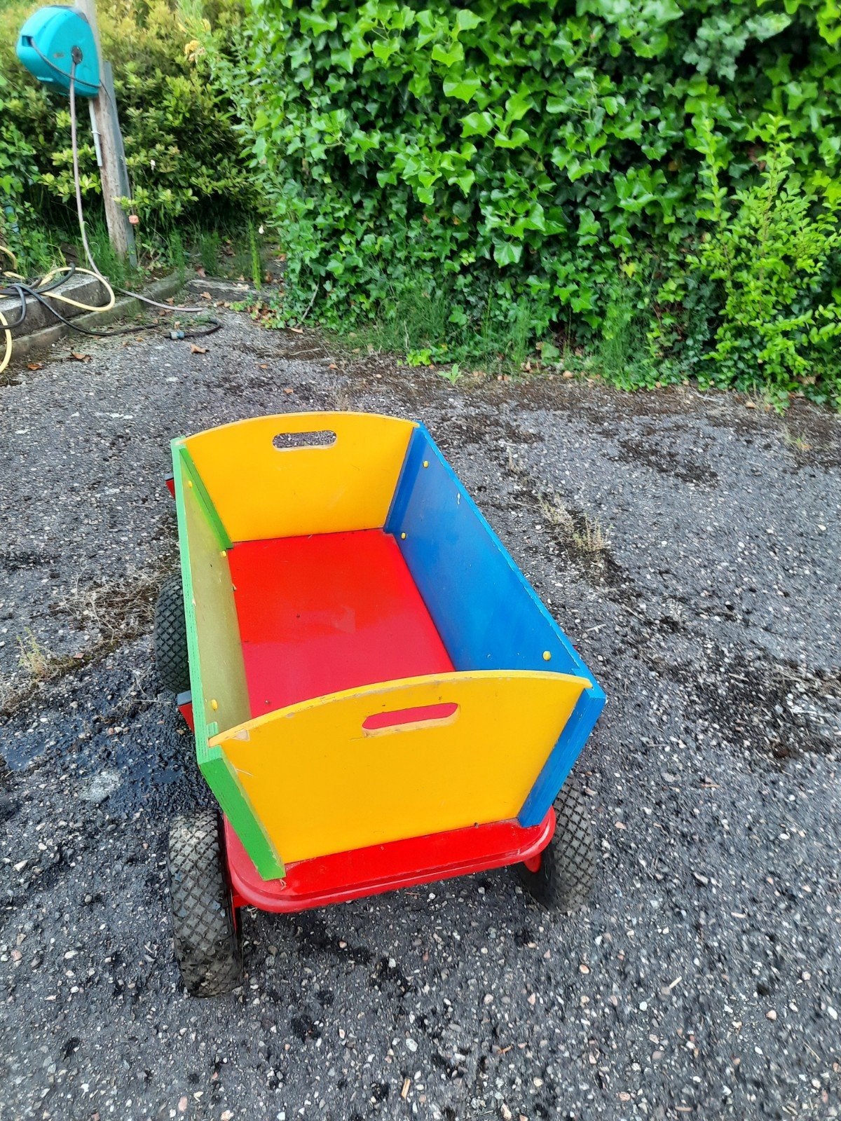 Kleurrijke bolderkar, Ophalen