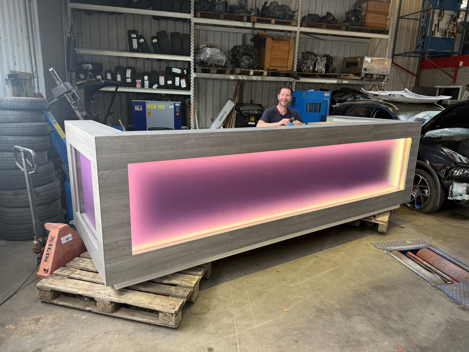 Moderne Balie/Bar met LED Verlichting - Eye Catcher, Zakelijke goederen, Kantoor en Winkelinrichting | Kantoormeubilair en Inrichting