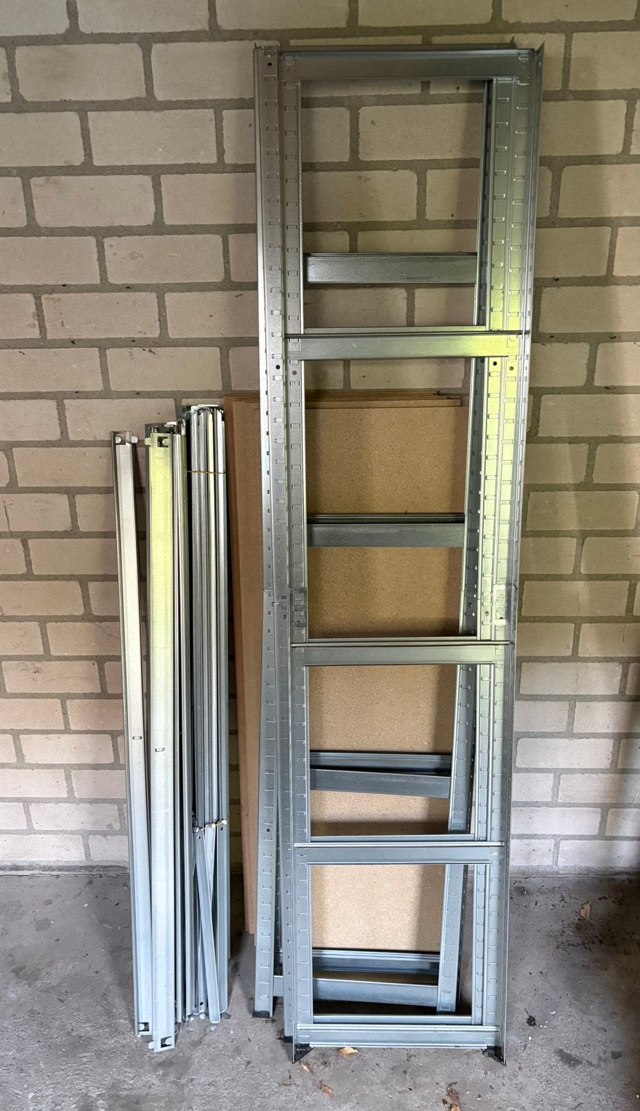 2x Metalen stellingkast met houten planken, zgan, Ophalen, Zo goed als nieuw
