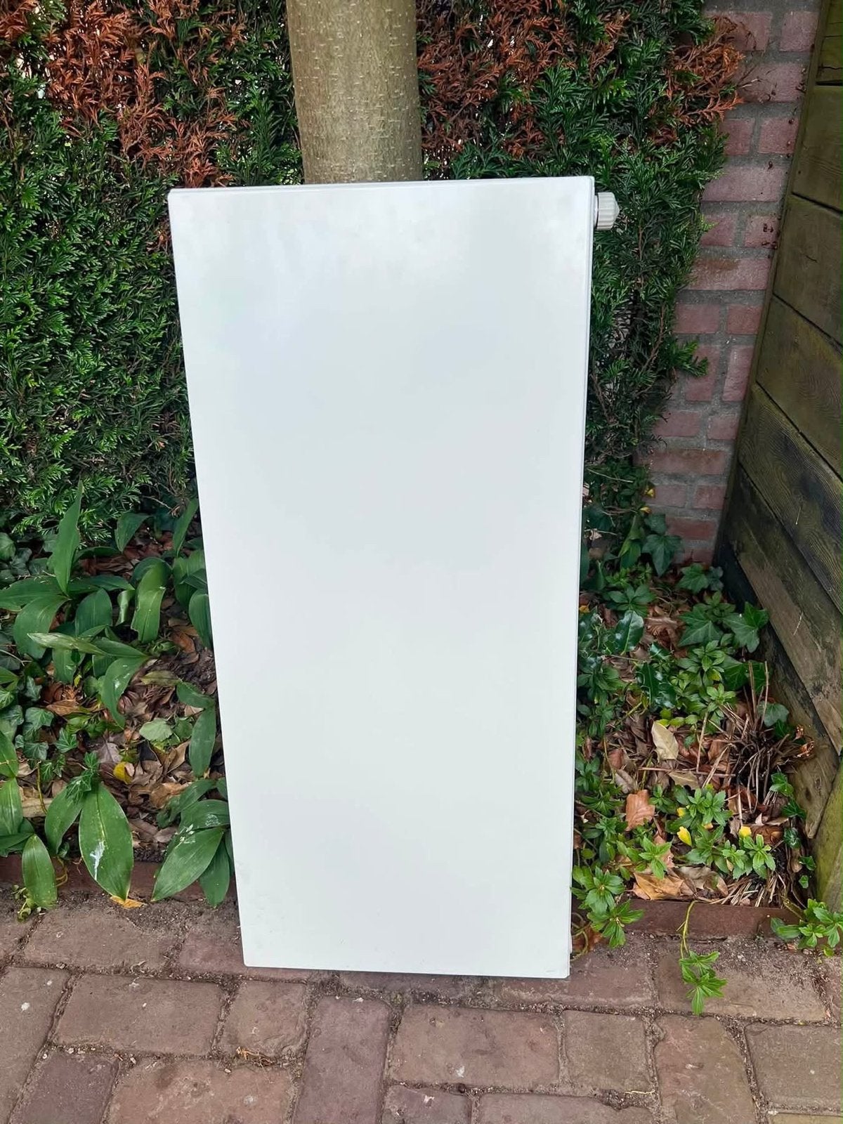 Radiator met ophangsteunen - 90x40x7 cm, Ophalen, Gebruikt, Radiator, Minder dan 60 cm