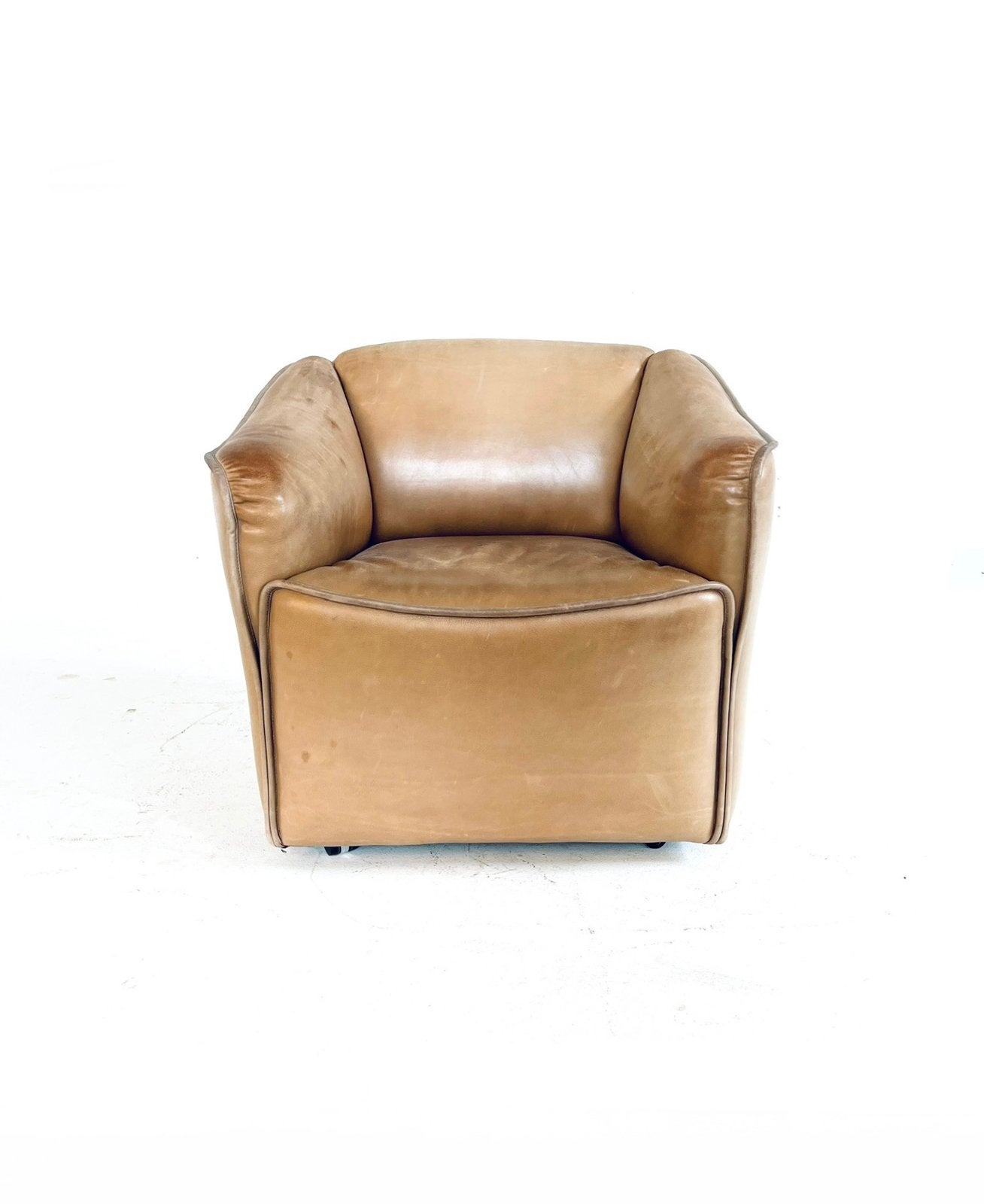 Vintage buffelleren clubfauteuil ‘80, Huis en Inrichting, Vintage retro buisframe design rotan webbing papercord deens, Kunststof