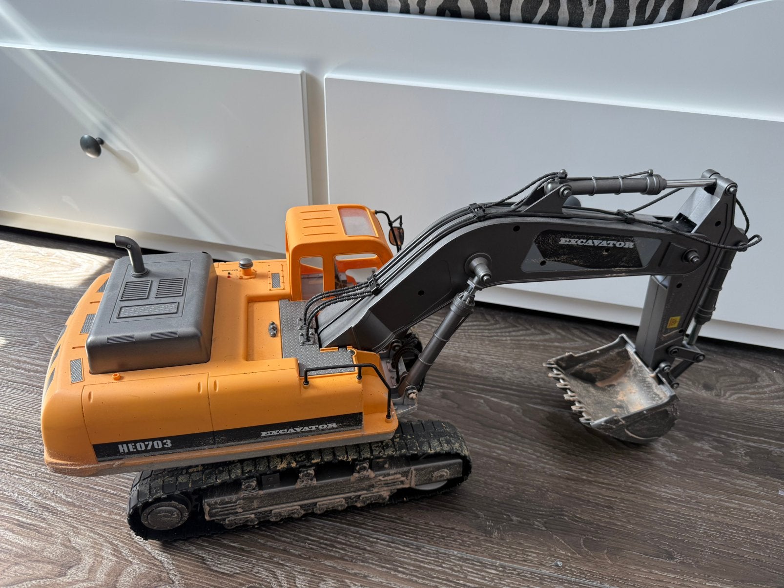 RC Bulldozer  compleet met accu en oplader., Ophalen, Zo goed als nieuw