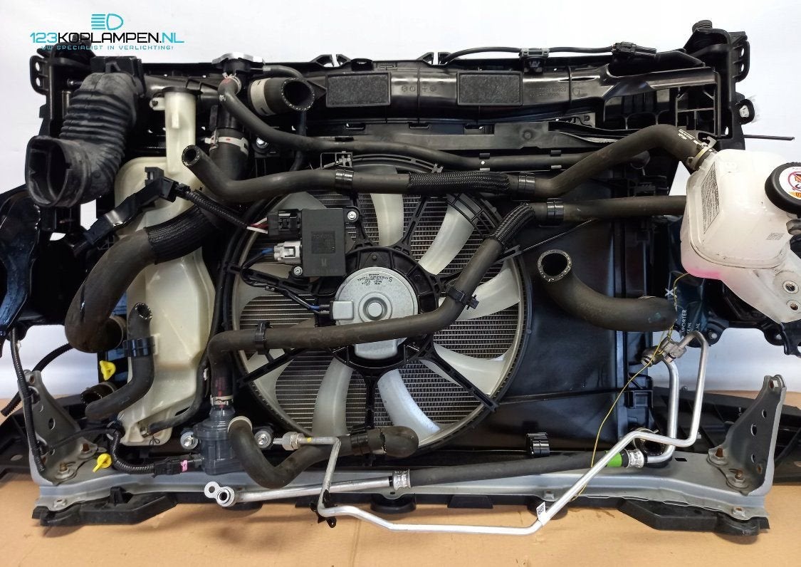 Toyota Yaris 4 / IV 1.5 Hybride Voorfront koelerpakket radia, Ophalen, Gebruikt, -, -