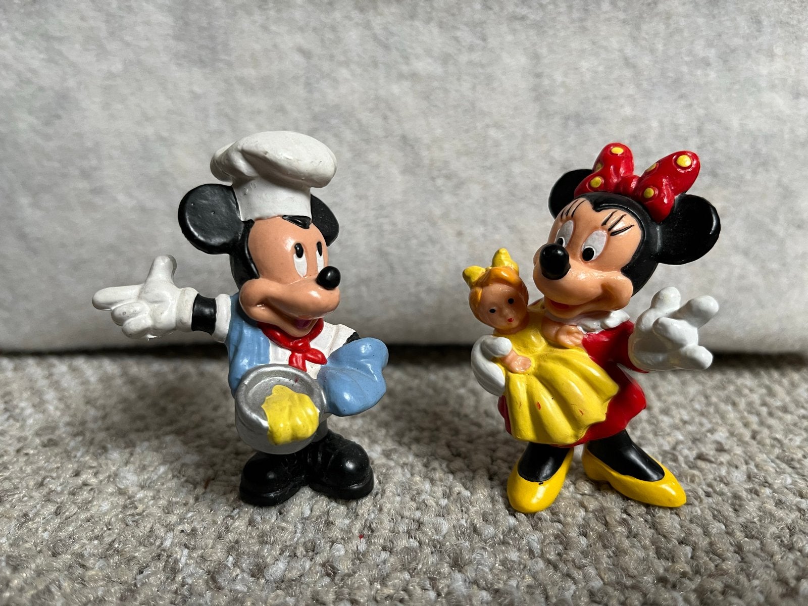 Bullyland Disney Mickey en Minnie Mouse figuren 1987, Verzamelen, Poppetjes en Figuurtjes, Ophalen of Verzenden, Gebruikt