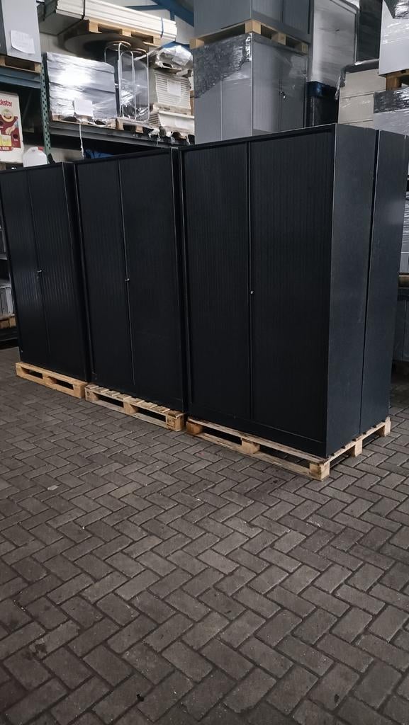 Zwarte Ahrend metalen roldeurkasten archiefkasten, Gebruikt, 100 tot 150 cm, R, Ophalen of Verzenden