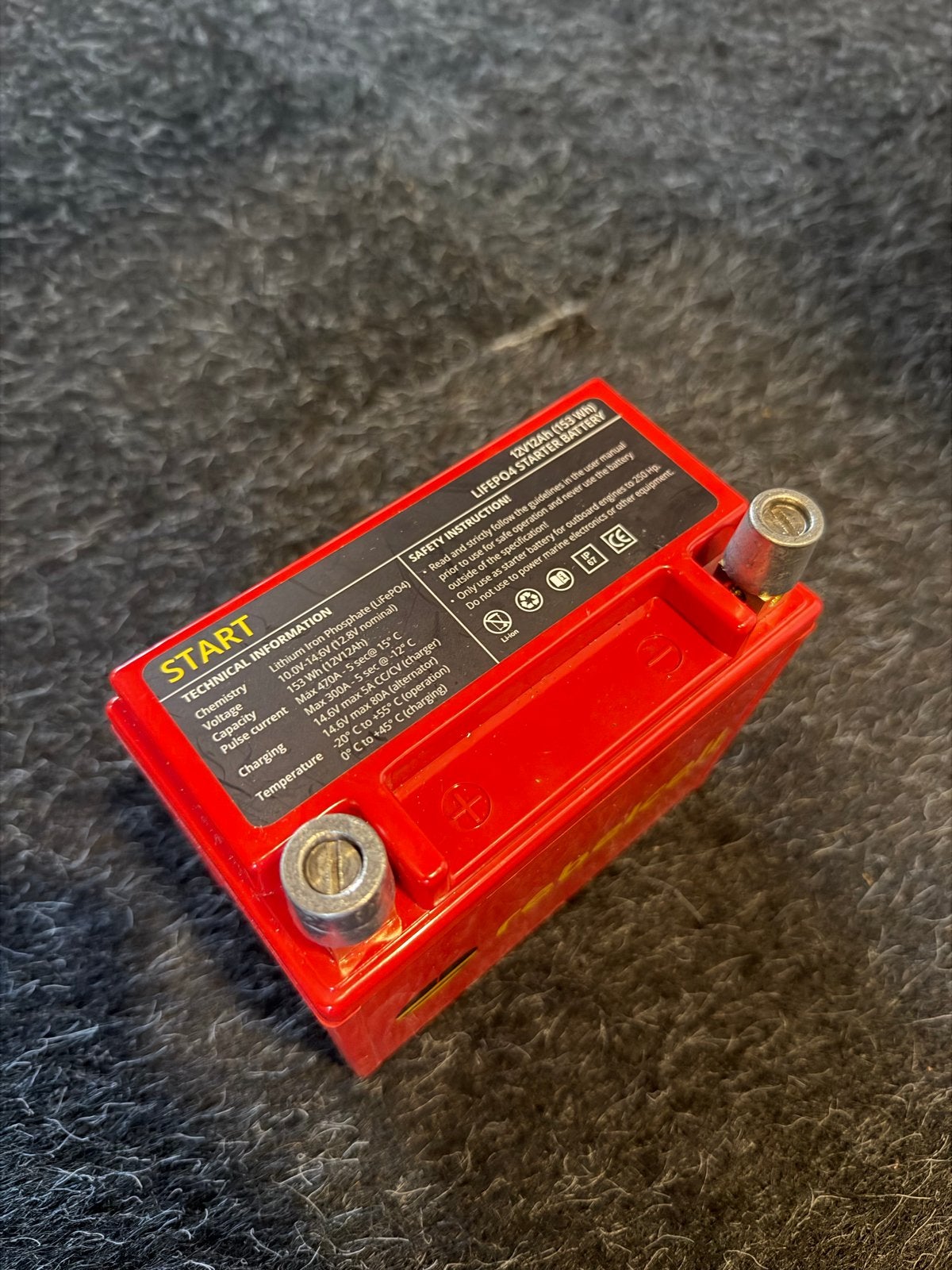 Rebelcell Start Accu 12V12Ah LiFePO4 + Lader (1,5 jaar oud), Ophalen of Verzenden, Gebruikt, Motor en Techniek