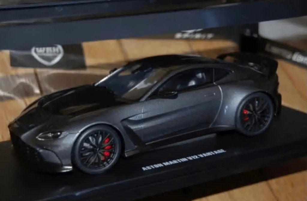 1:18 ASTON MARTIN V12 VANTAGE grey GT443 GT spirit WRH, Verzenden, Zo goed als nieuw, Auto, Overige merken