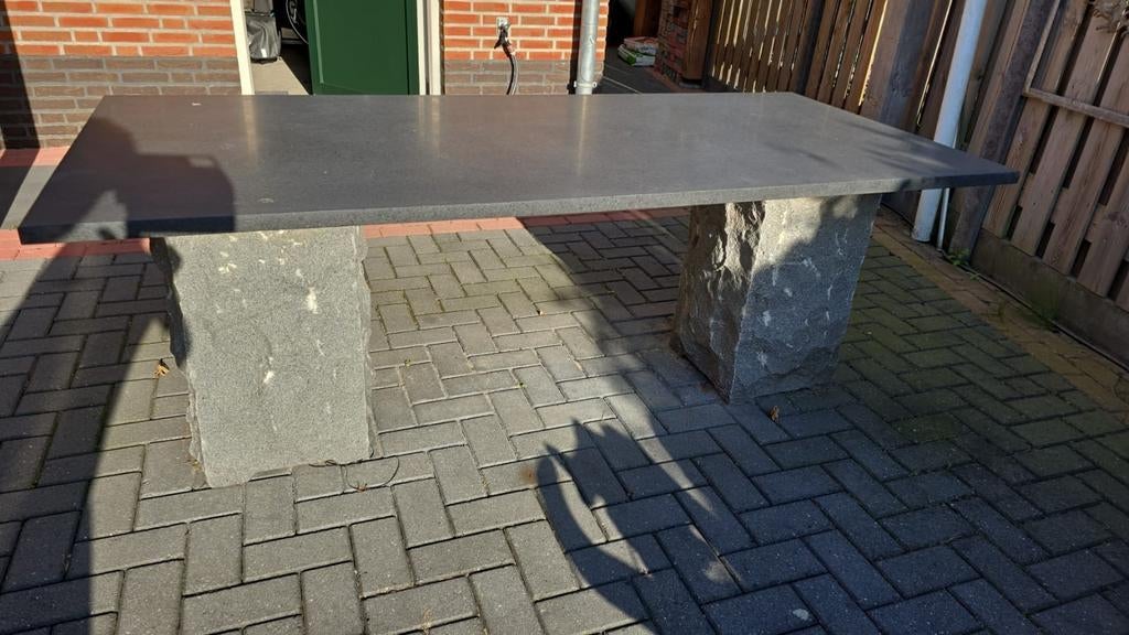 Mooie natuurstenen tuintafel met stenen poten - 200 x 90 cm, Tuin en Terras, Tuintafels, Ophalen, Gebruikt, Rechthoekig