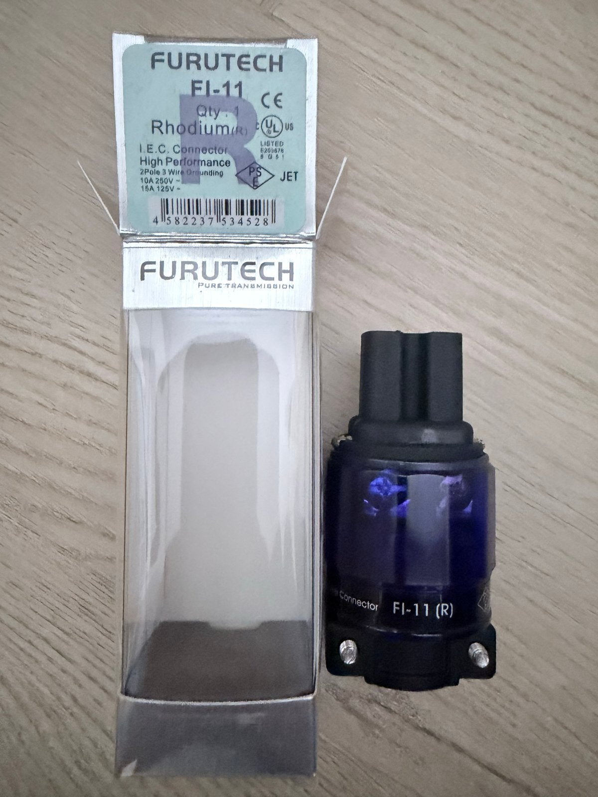 Furutech FI-11 R IEC stekker - Nieuw en ongebruikt, Ophalen of Verzenden, Nieuw, Overige kabels