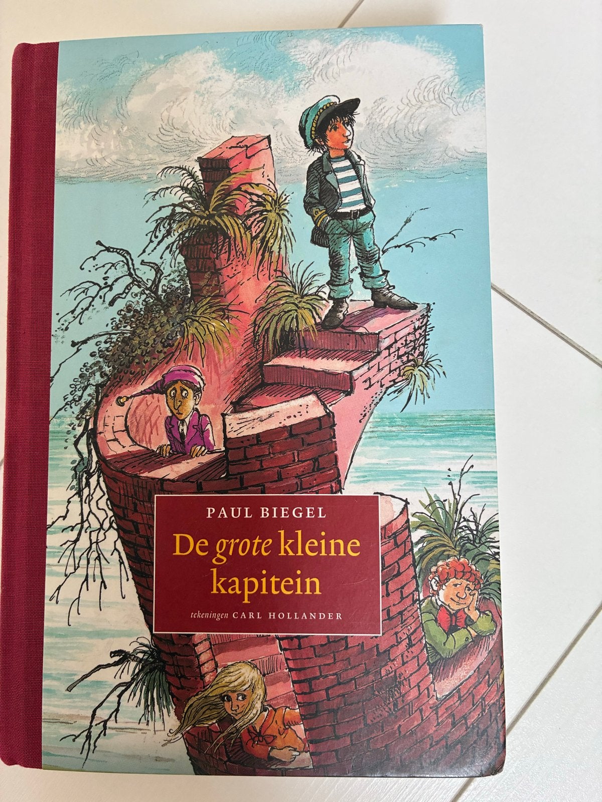 De grote kleine kapitein - Paul Biegel (Hardcover), Ophalen of Verzenden, Zo goed als nieuw, Fictie algemeen