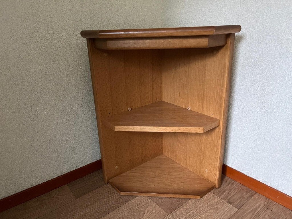 Hoekkast / opzetkast, Ophalen
