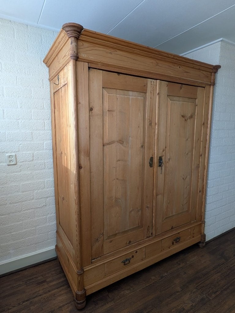 Kledingkast, Ophalen