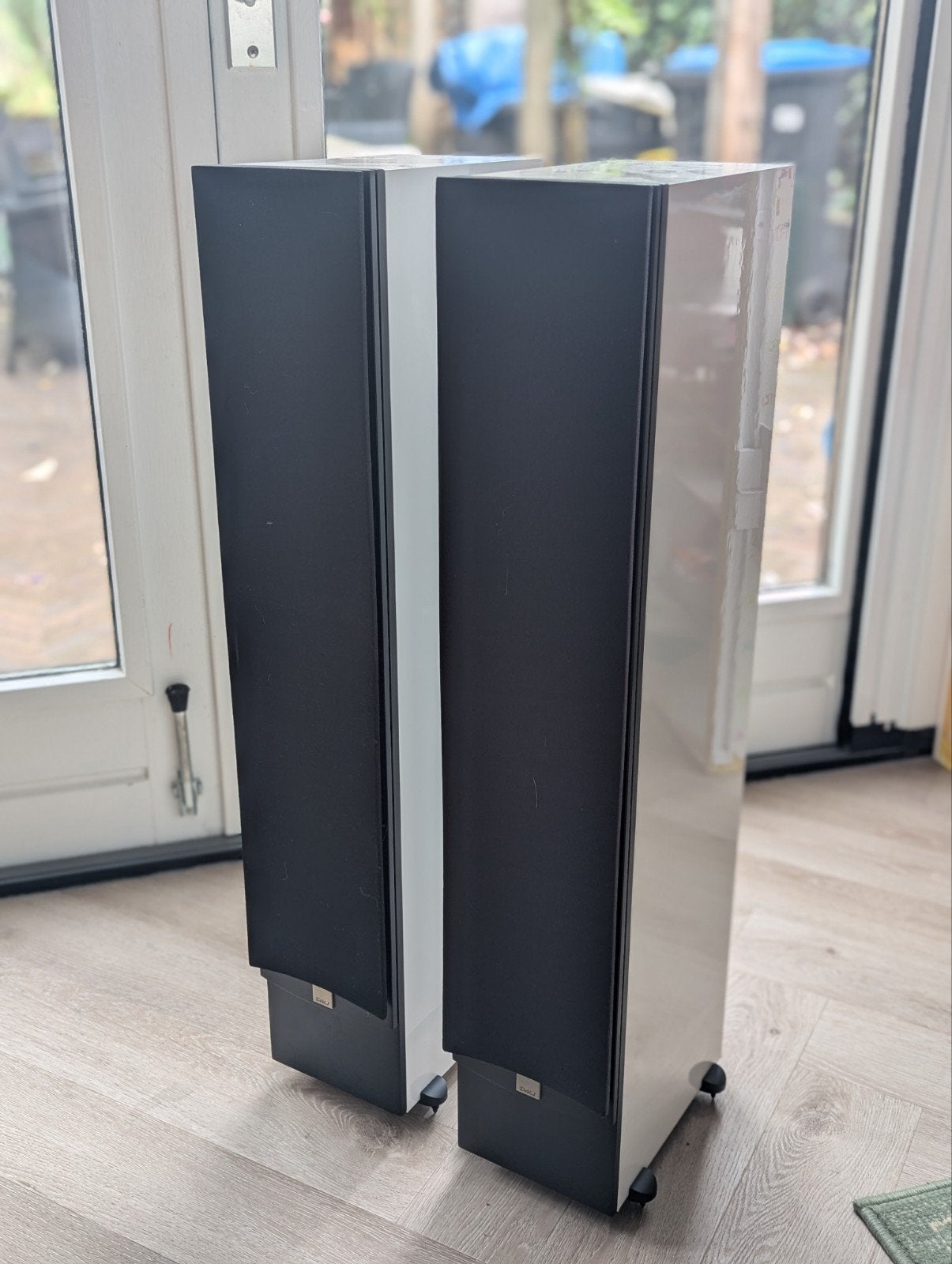 Witte DALI Ikon 5 MK2 front luidsprekers - incl spikes+handl, Audio, Tv en Foto, Luidsprekers, Ophalen, Stereo speakers, Inclusief standaarden