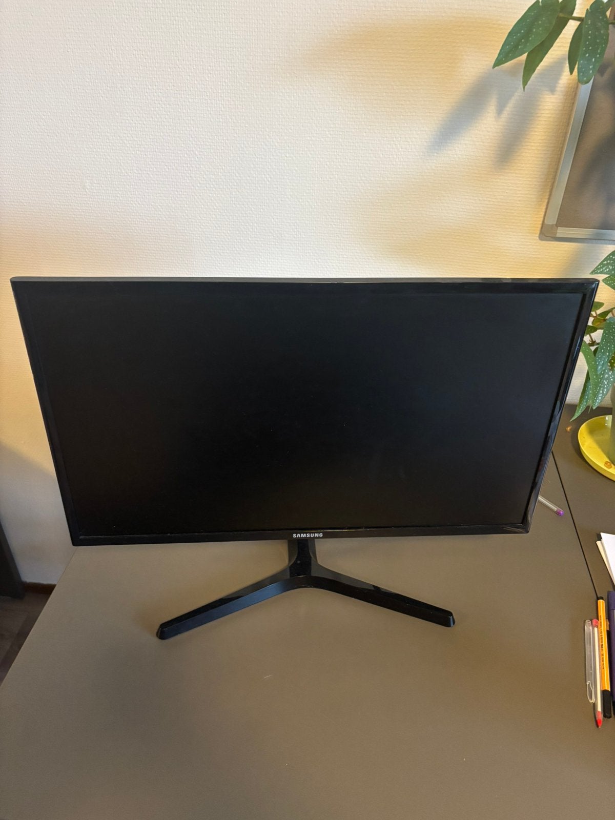 Samsung 24 inch Full HD Monitoren, Ophalen, HDMI, Full HD, Zo goed als nieuw