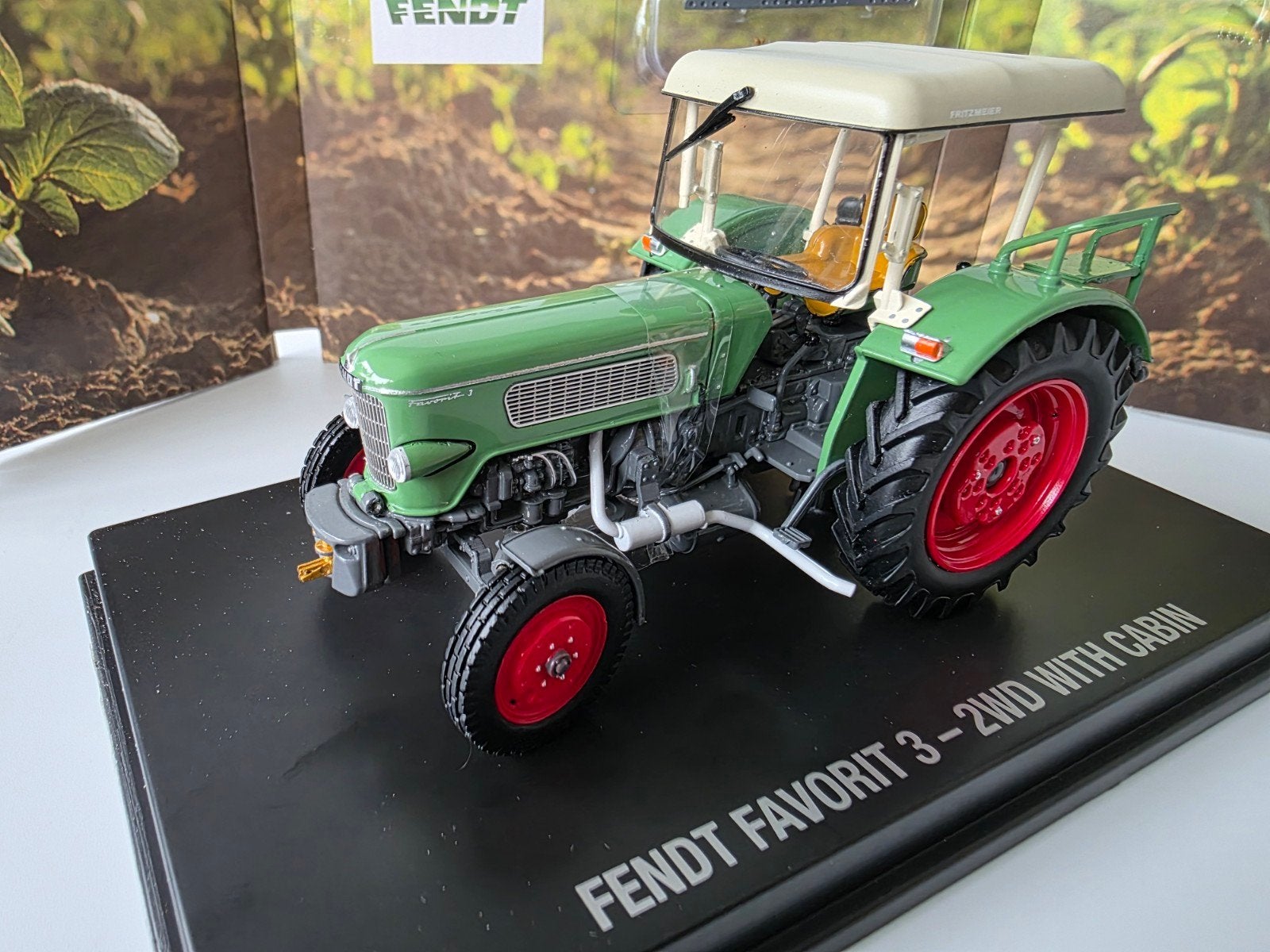 FENDT FAVORIT 3- 2WD MET CABINE ROS 1:32, Ophalen of Verzenden, Nieuw, Tractor of Landbouw, Overige merken