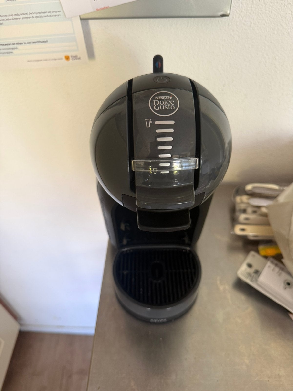 Dolce Gusto Mini Me Zwart Met Ontkalker, Ophalen, Gebruikt, Overige modellen