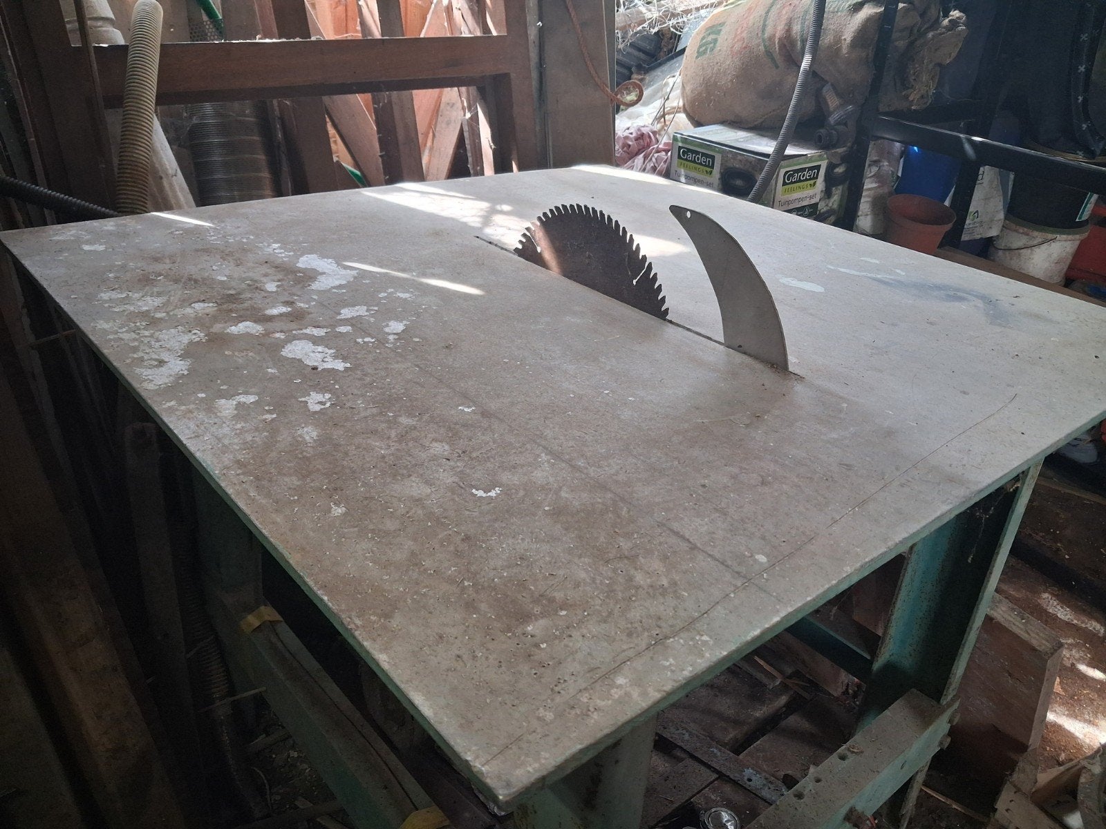 robuuste zaagtafel, Ophalen
