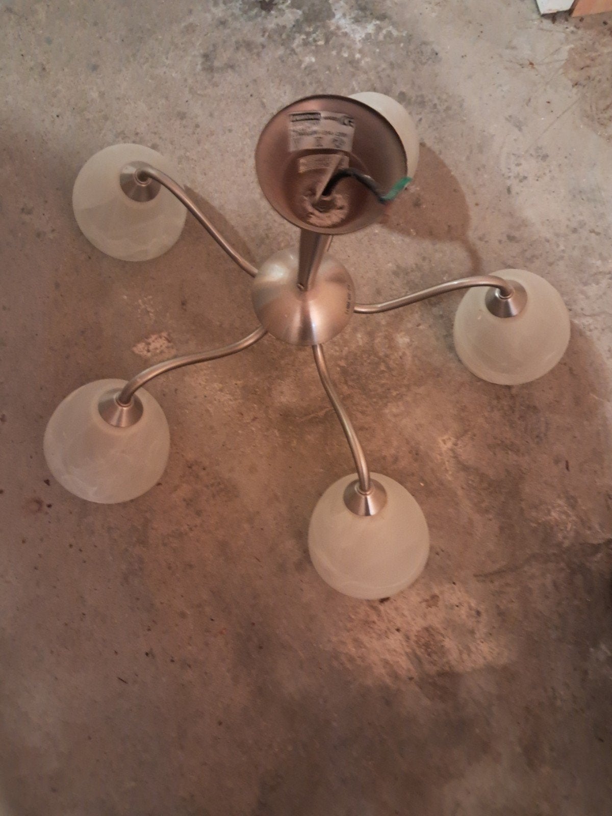 Moderne plafondlamp met 5 glazen kappen, Gebruikt, E14 (klein), Ophalen of Verzenden, Glas
