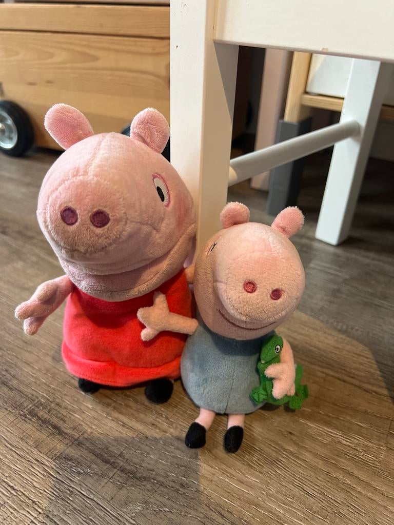 Peppa Pig en George knuffels - Zo goed als nieuw, Kinderen en Baby's, Overige merken, Overige typen, Ophalen of Verzenden, Middelgroot (20 tot 80 cm)