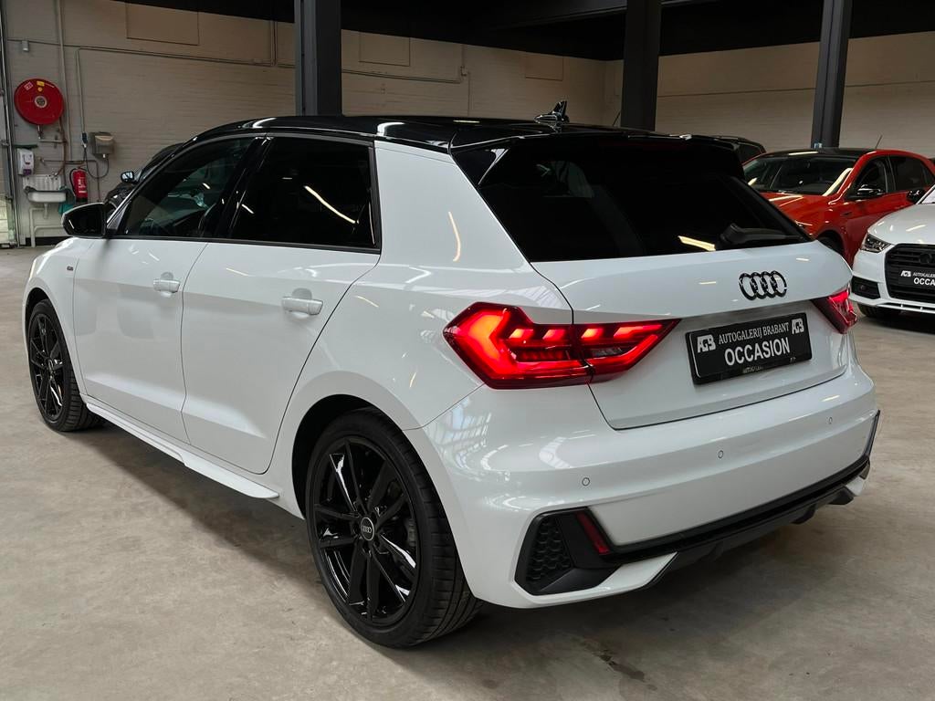 Audi A1 Sportback 35 TFSI S-line Automaat/Sfeerverl/Carplay/, Auto's, 150 pk, Leder en Stof, Wit, Origineel Nederlands