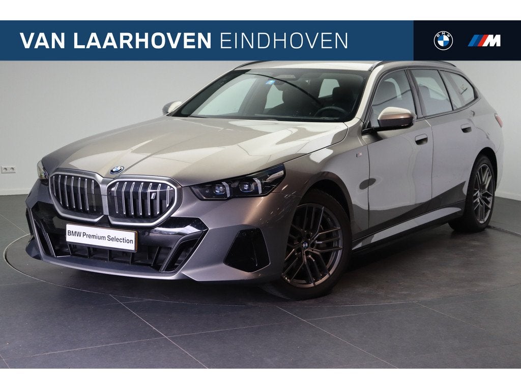 BMW i5 Touring eDrive40 M Sport / Adaptieve LED / Stoelverwa, Auto's, BMW, Achterwielaandrijving, Gebruikt, Zwart, 340 pk