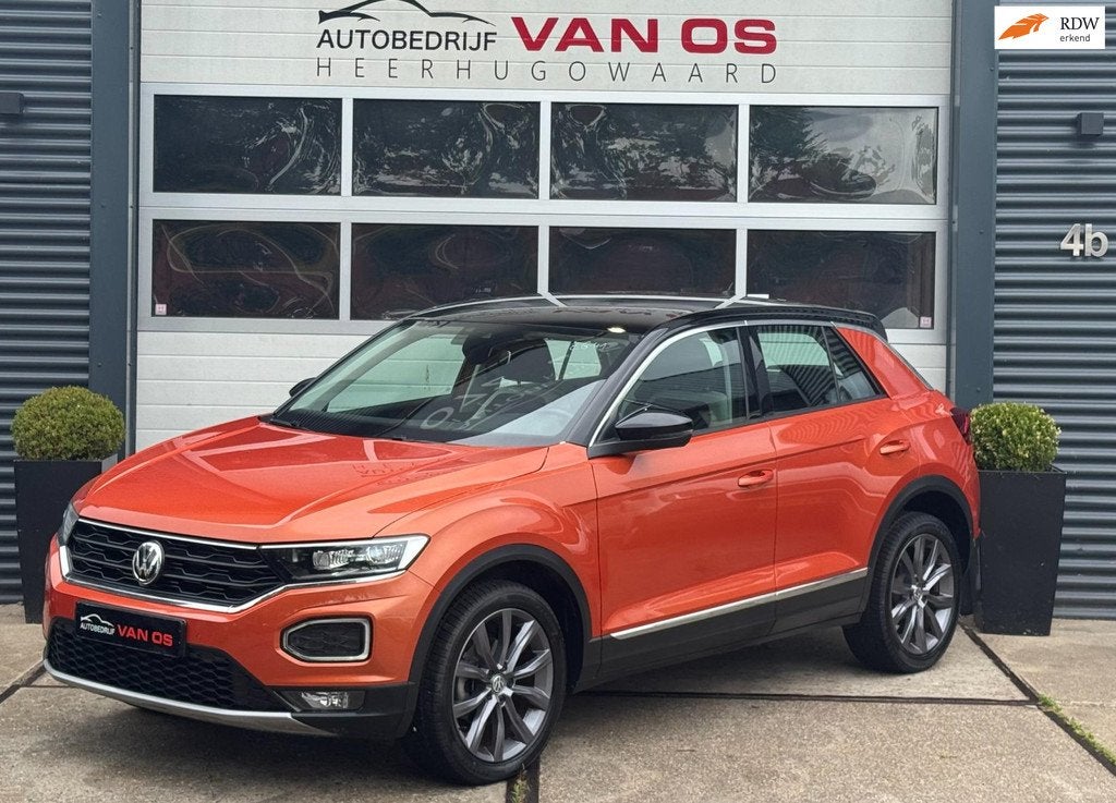 Volkswagen T-Roc 1.5 TSI l Virtual cockpit l LM velgen l Gar, 150 pk, Bedrijf, Geïmporteerd, 1500 kg