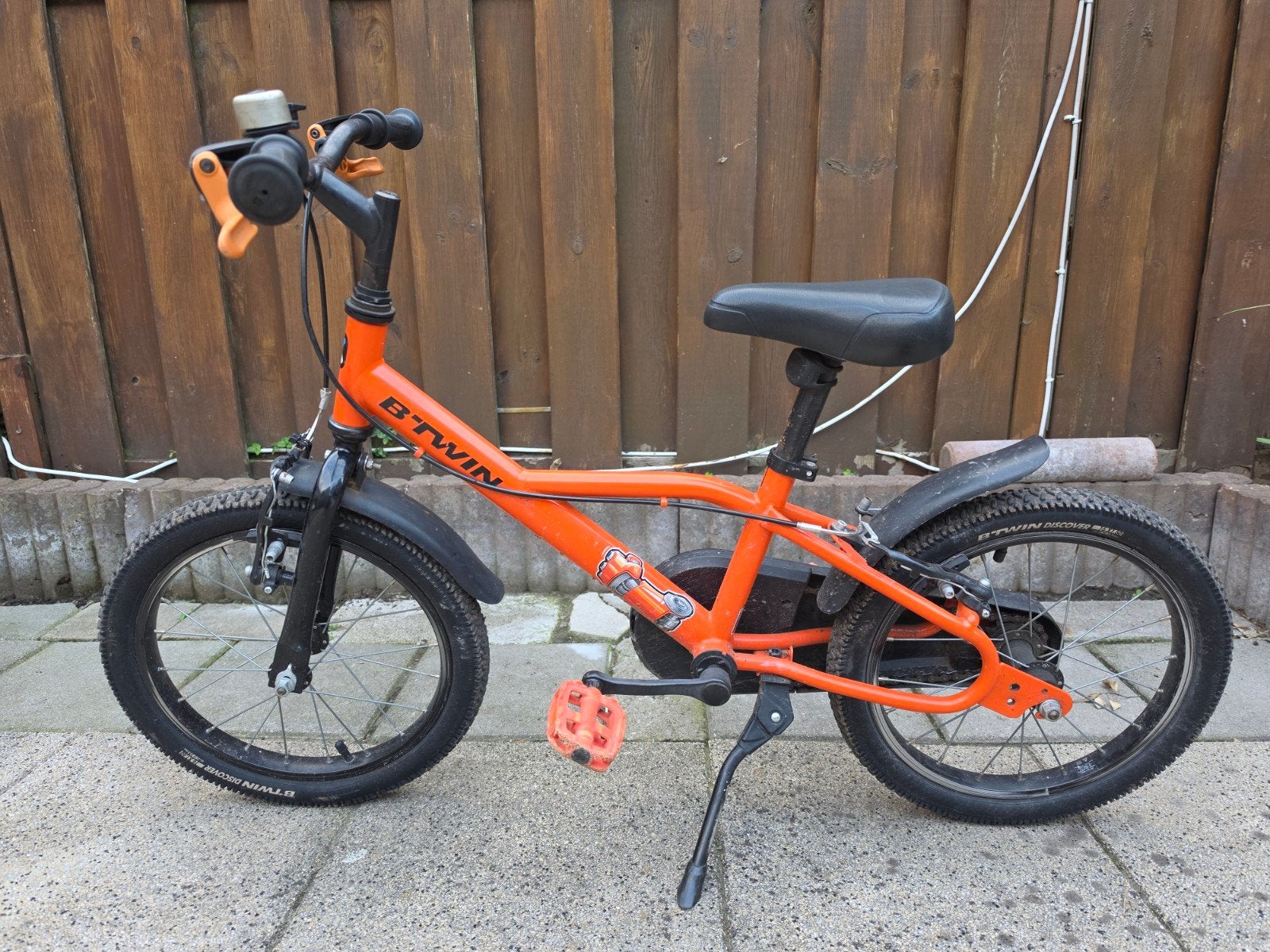 B'Twin Kinderfiets 16 inch - Oranje, Ophalen, Velgrem, B'Twin, 16 tot 20 inch