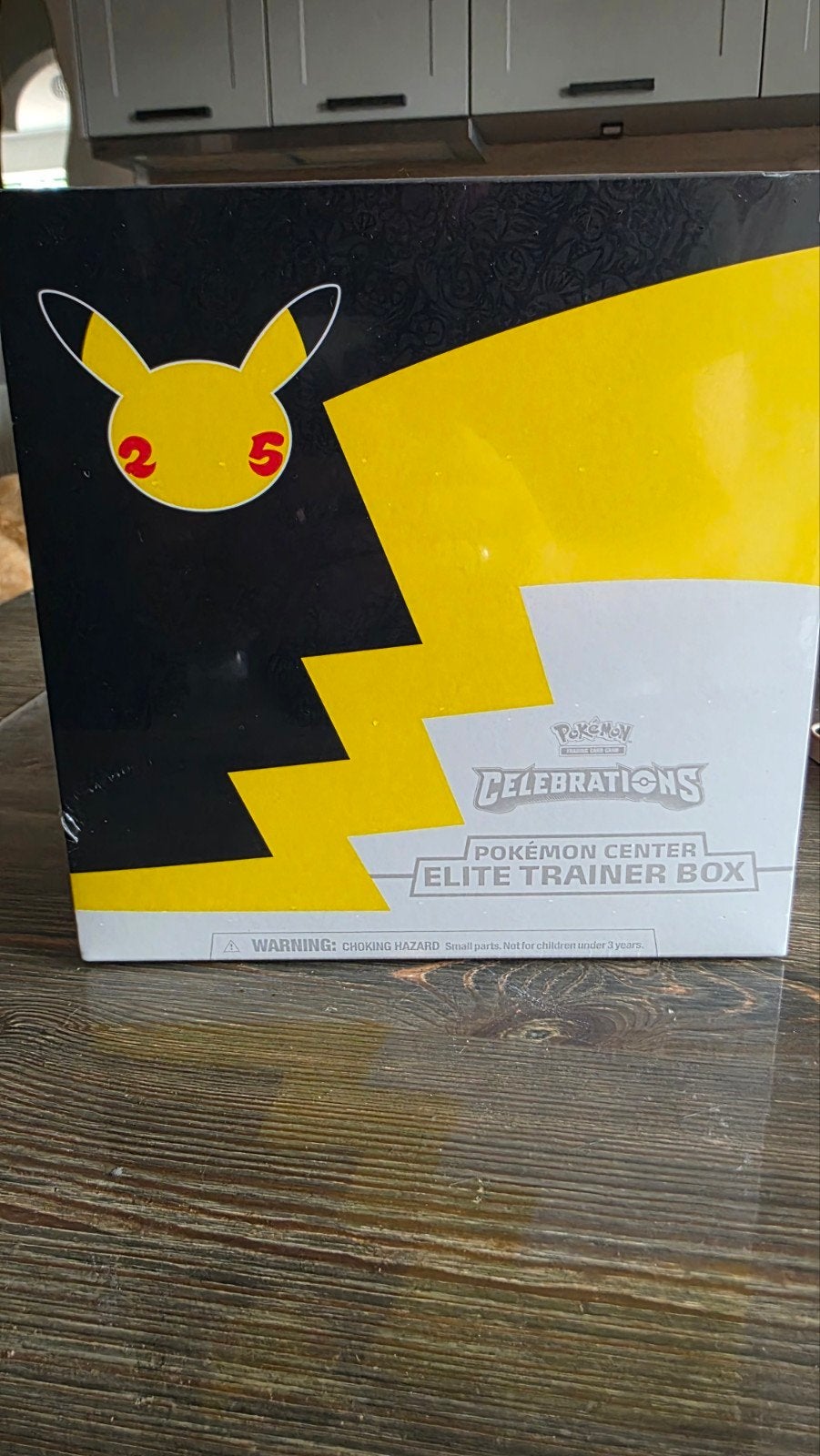 Pokémon Celebrations Elite Trainer Box 25th Anniversary, Ophalen of Verzenden, Nieuw, Boosterbox