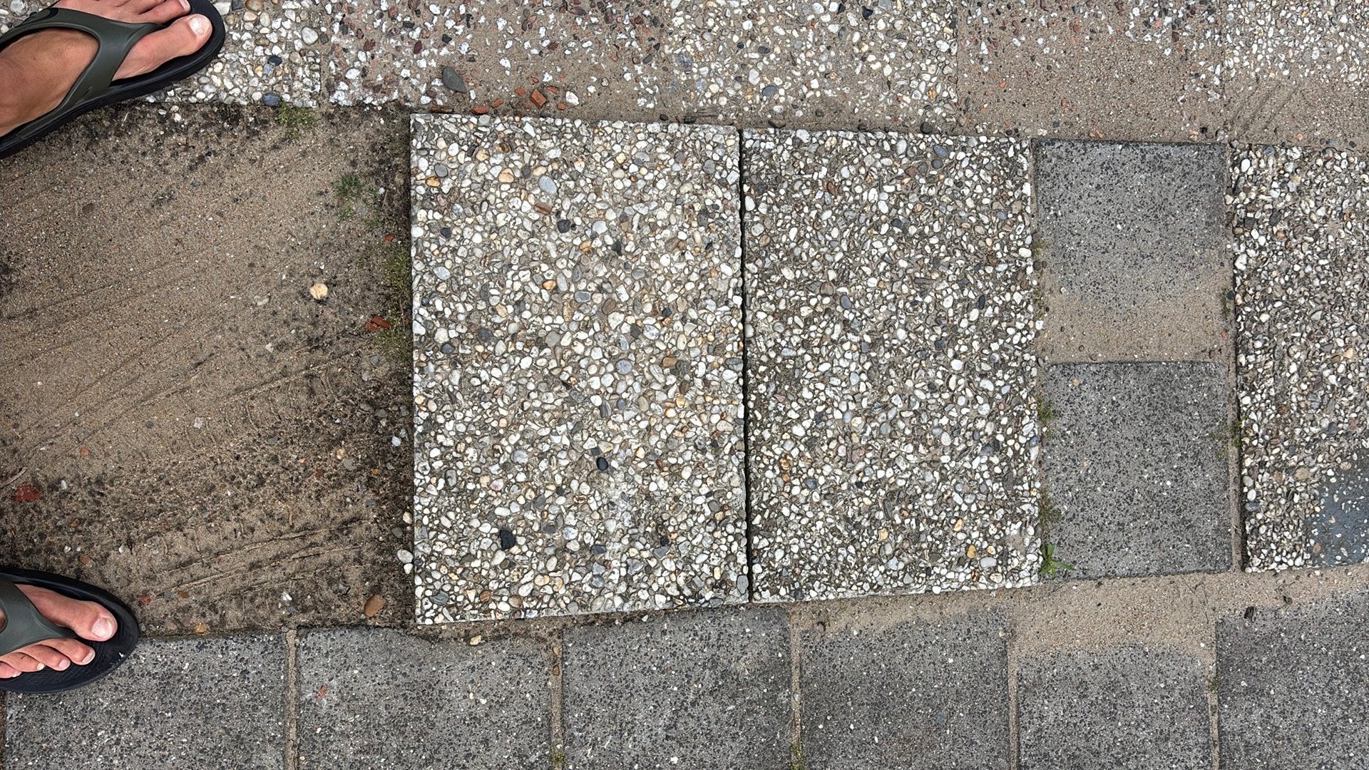 Grindtegels gratis wit en grijs 60 x 40, Ophalen of Verzenden, Gebruikt, Beton, Terrastegels