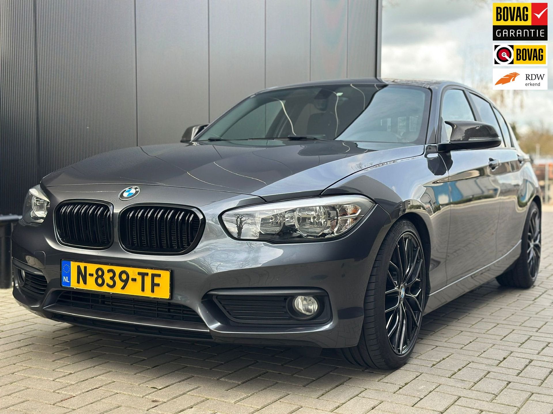 BMW 1-serie 118i M Sport | APPLE CARPLAY | CLIMA | AUTOMAAT, Auto's, Gebruikt, Bedrijf, 650 kg, Start-stop-systeem