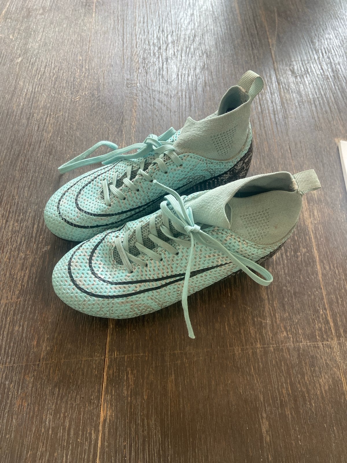 Nike voetbalschoenen maat 33- Zo goed als nieuw, Ophalen of Verzenden, Gebruikt, Schoenen