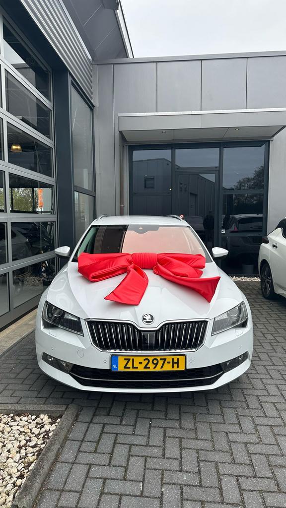 Deze is het! RIJKLAAR Witte Skoda Superb 1.5TSI DSG uit 2019, 730 kg, 1498 cc, 4 cilinders, 150 pk