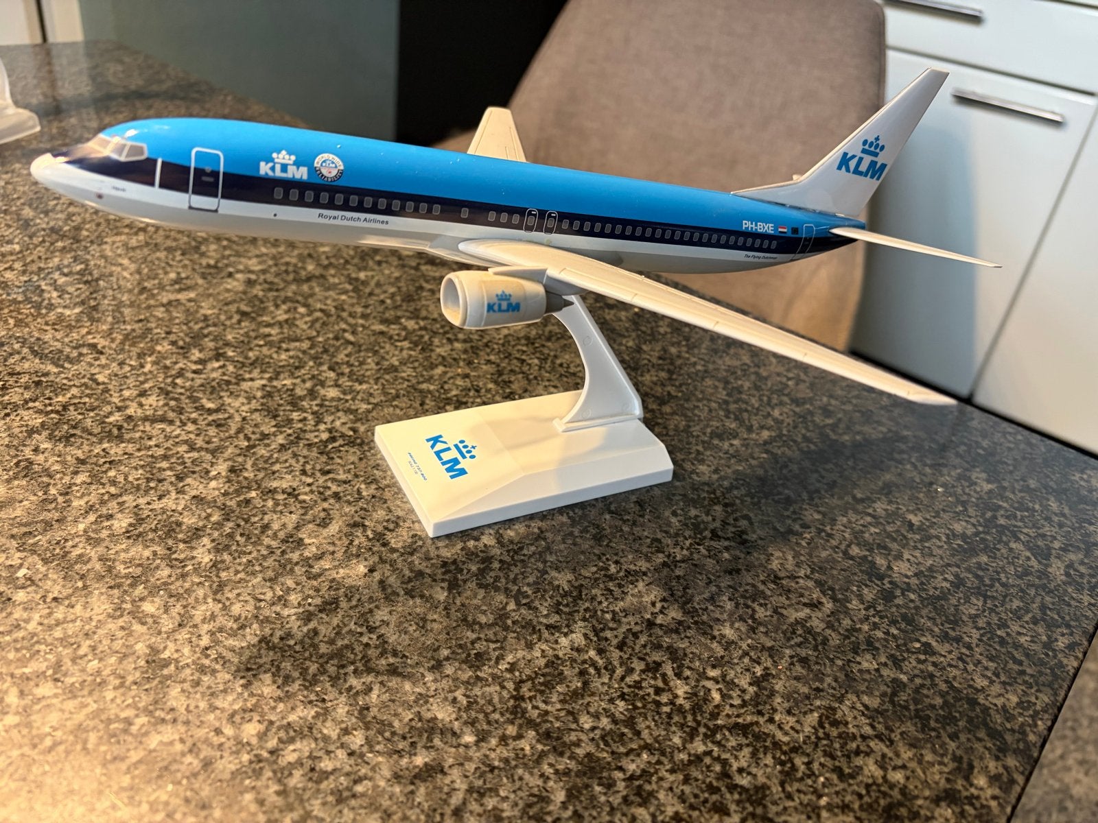 KLM Boeing 737-800 model PH-BXE schaal 1:130, 1:72 tot 1:144, Gebruikt, Vliegtuig, Ophalen