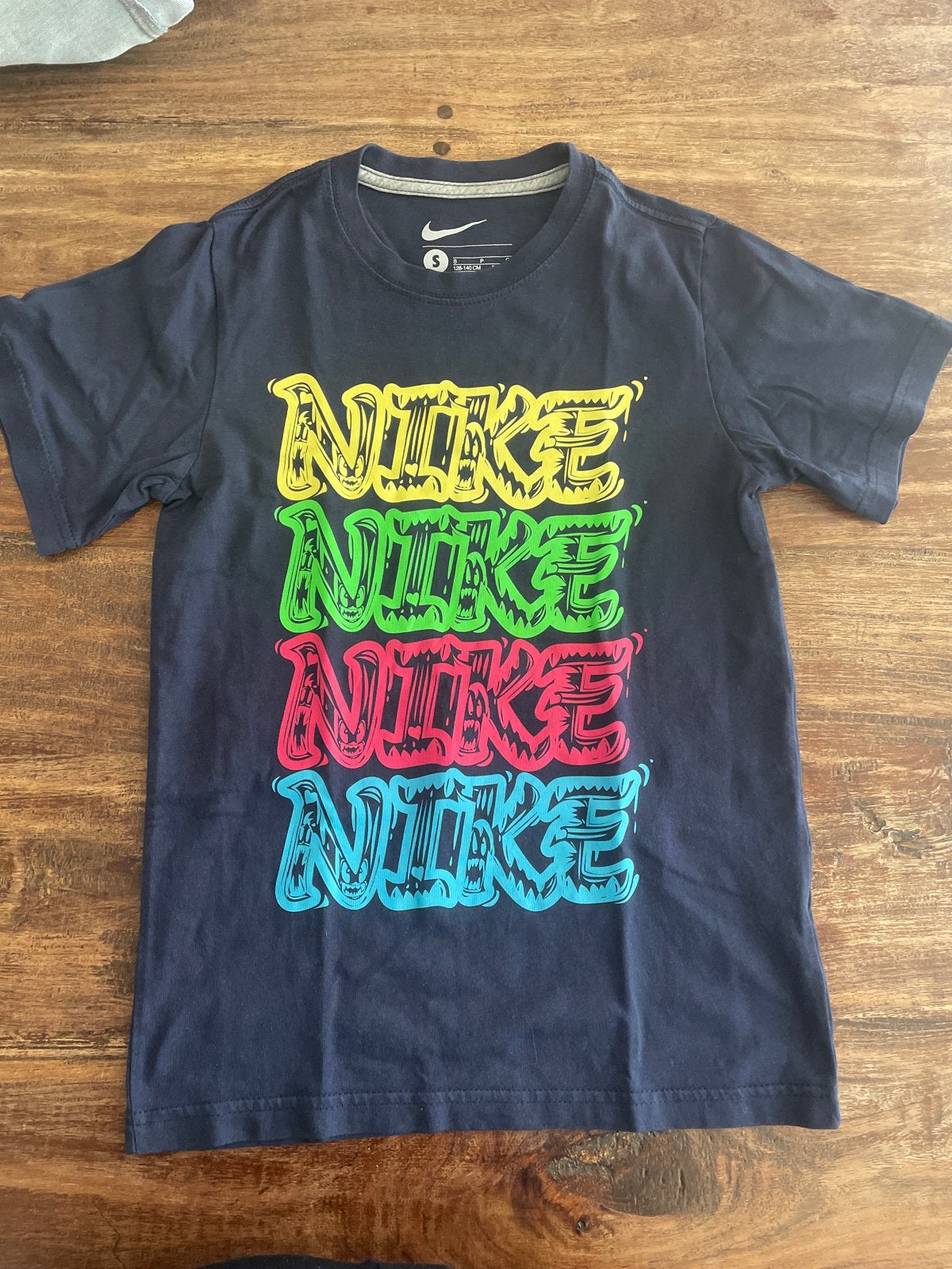 Nike Sportshirt Jongens Maat 128-140 (8-10 jaar), Ophalen, Zo goed als nieuw, Jongen, Sport- of Zwemkleding