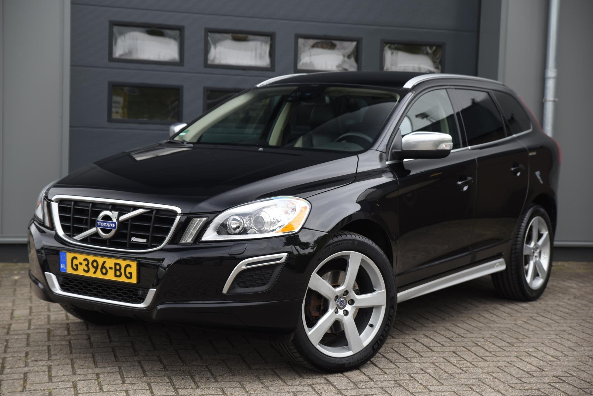 Volvo XC60 3.0 T6 AWD Summum Trekhaak, Auto's, Volvo, Automaat, Euro 5, 2000 kg, Zwart