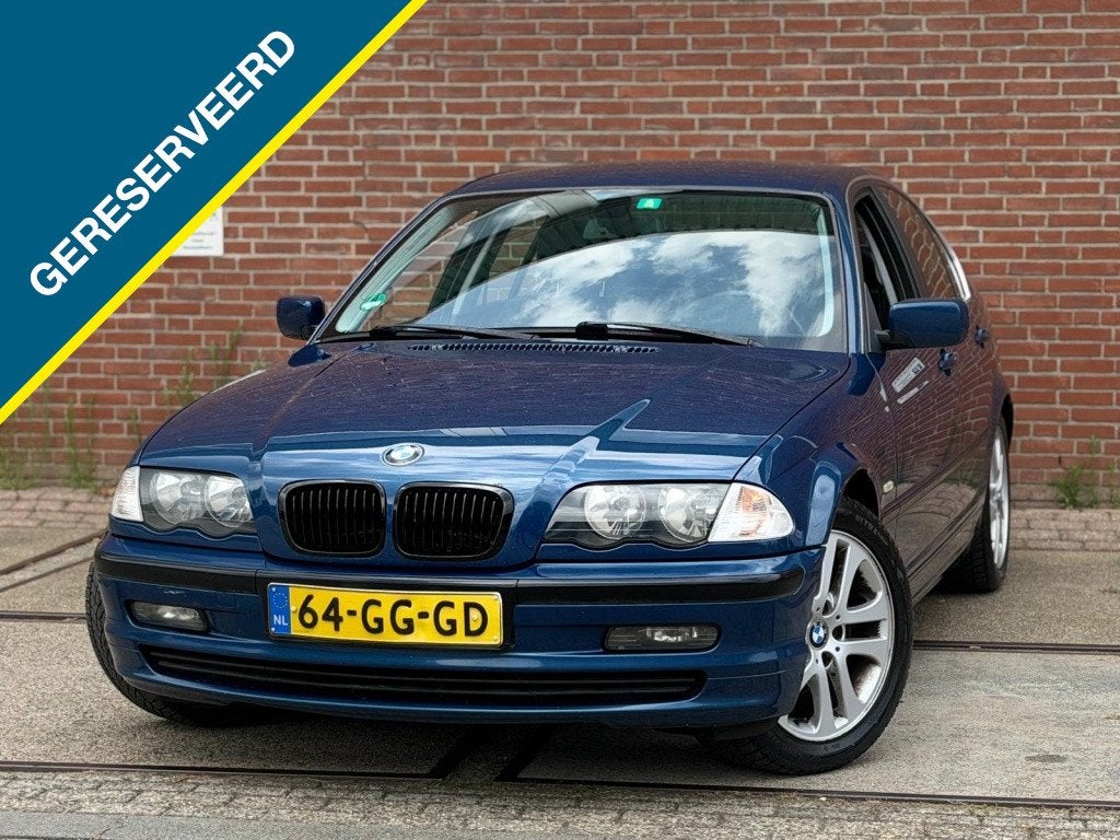 BMW 3-serie 320i Executive |CarPlay |Clima |CruiseC |NAP, Auto's, 2171 cc, Parkeersensor, Blauw, Bedrijf