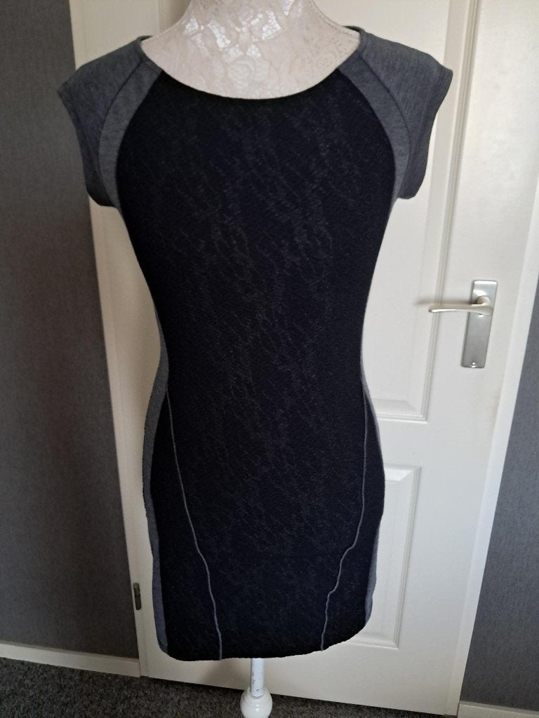 Jurk Dept kleur : Zwart Maat: XS, Zwart, Ophalen of Verzenden, Zo goed als nieuw, Maat 34 (XS) of kleiner
