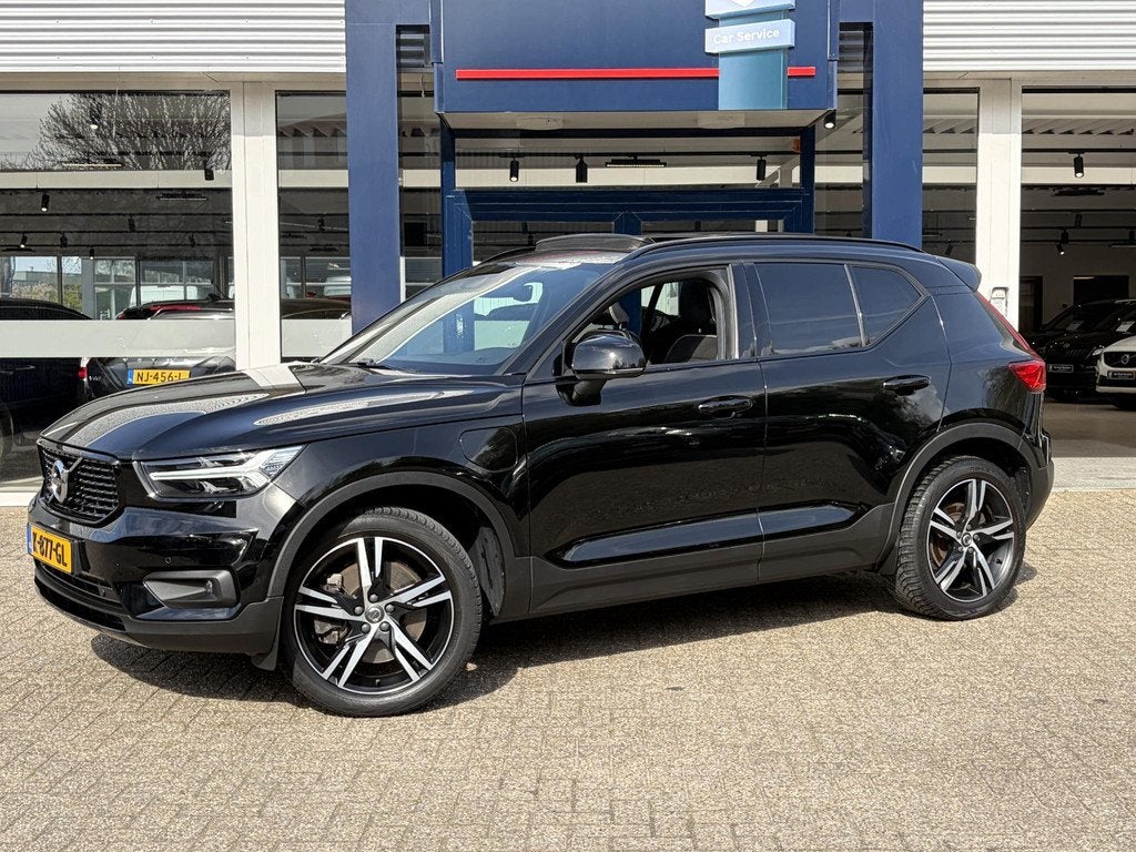 Volvo XC40 1.5 T5 Recharge R-Design / Automaat / NL-Auto / D, Auto's, Volvo, Euro 6, 1712 kg, Zwart, Hybride Elektrisch/Benzine