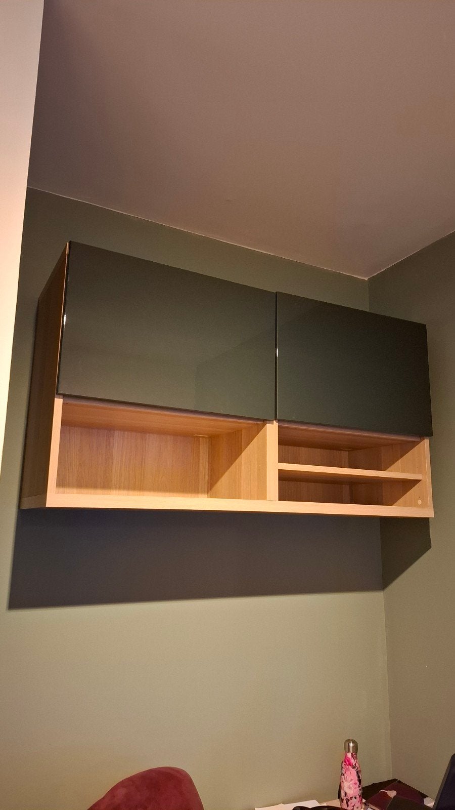 BESTÅ Ikea wand kast olijfgroen, Ophalen, Zo goed als nieuw