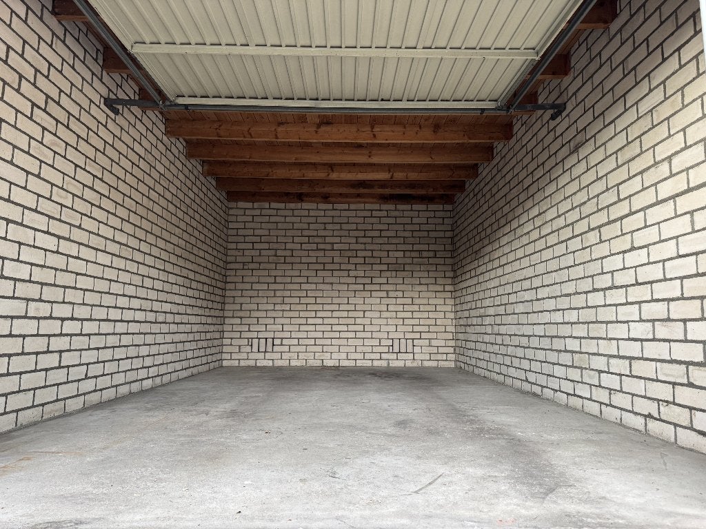 Garagebox Veldhoven/Eindhoven te Huur in Zeelst Kruisstraat, Ophalen, Gebruikt