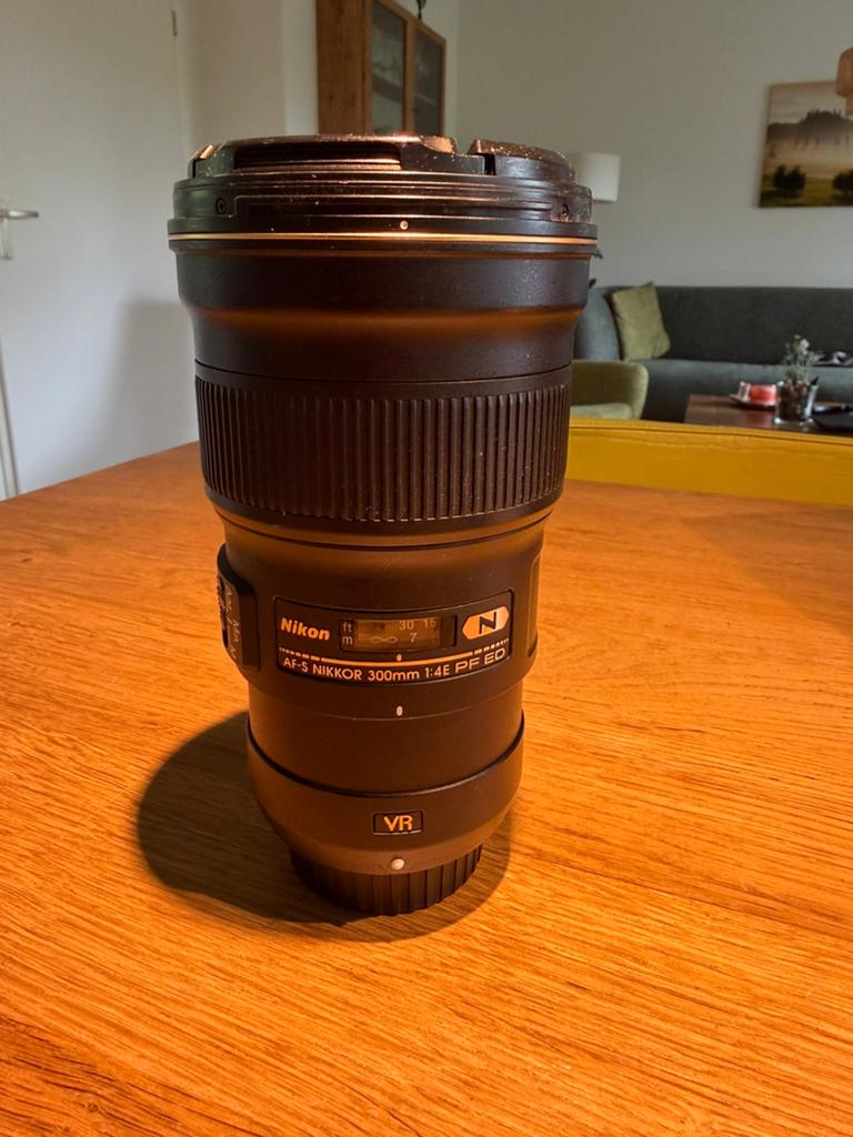 Nikon 300mm f/4 E PF VR f-mount, Ophalen of Verzenden, Zo goed als nieuw, Telelens