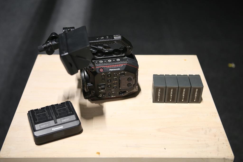Panasonic EVA 1, Ophalen, Panasonic, 20x of meer, Zo goed als nieuw