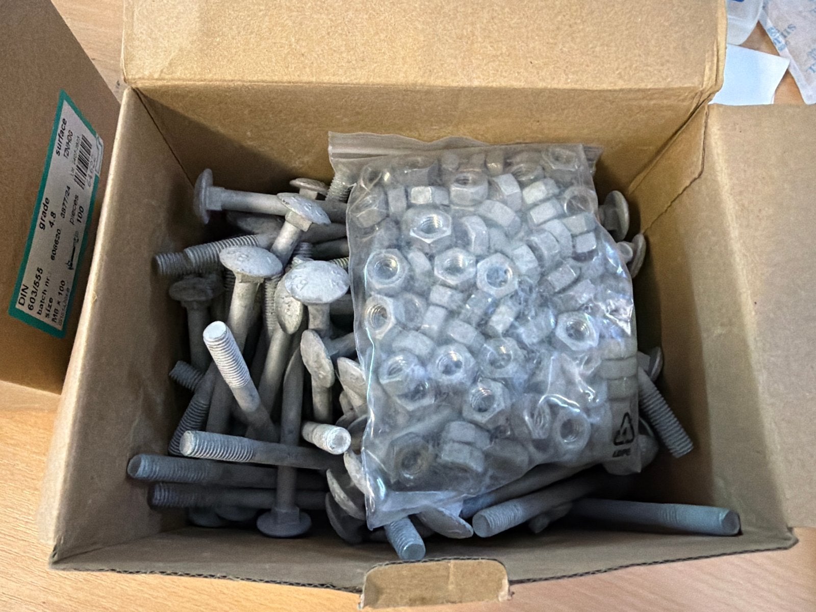 Nieuwe M8 x 100 bouten en moeren, 200 stuks, Nieuw, Ophalen of Verzenden, Nvt, Nvt